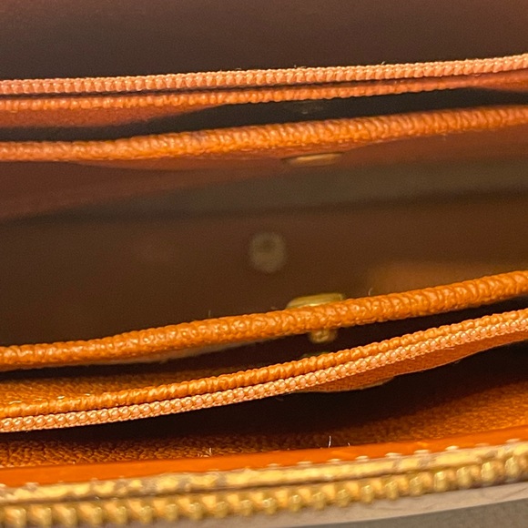 Dooney & Bourke cross body bag - Picture 13 of 13